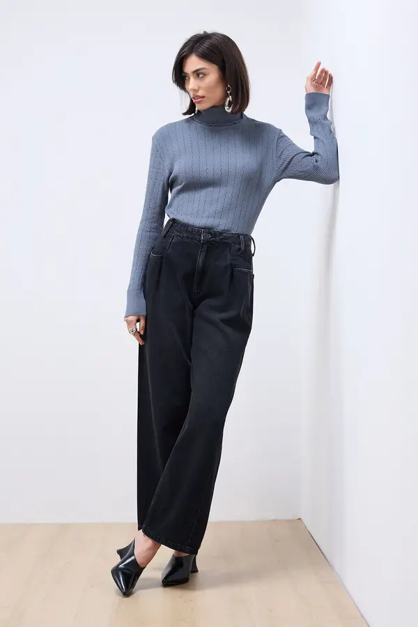 BLUSA DE TRICOT GOLA ROLE CINZA