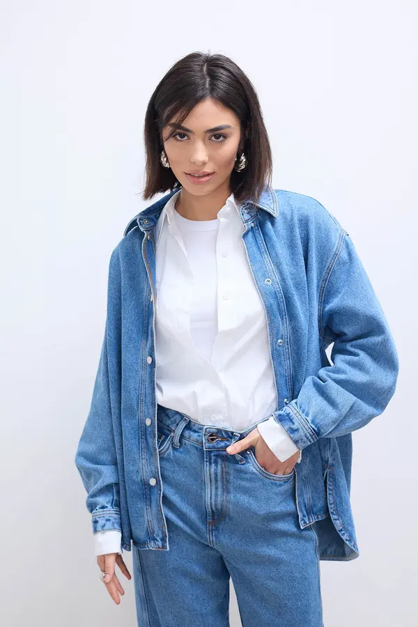 CAMISA JEANS AMPLA DENIM MÉDIO