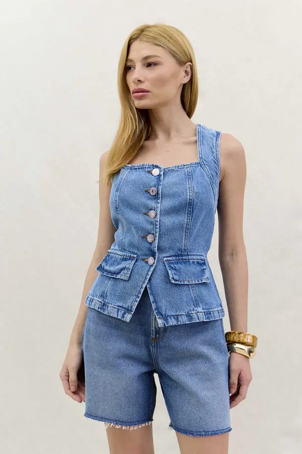 BERMUDA JEANS BARRA A FIO DENIM MÉDIO