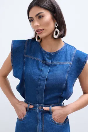 TOP JEANS COM BABADO DENIM MÉDIO