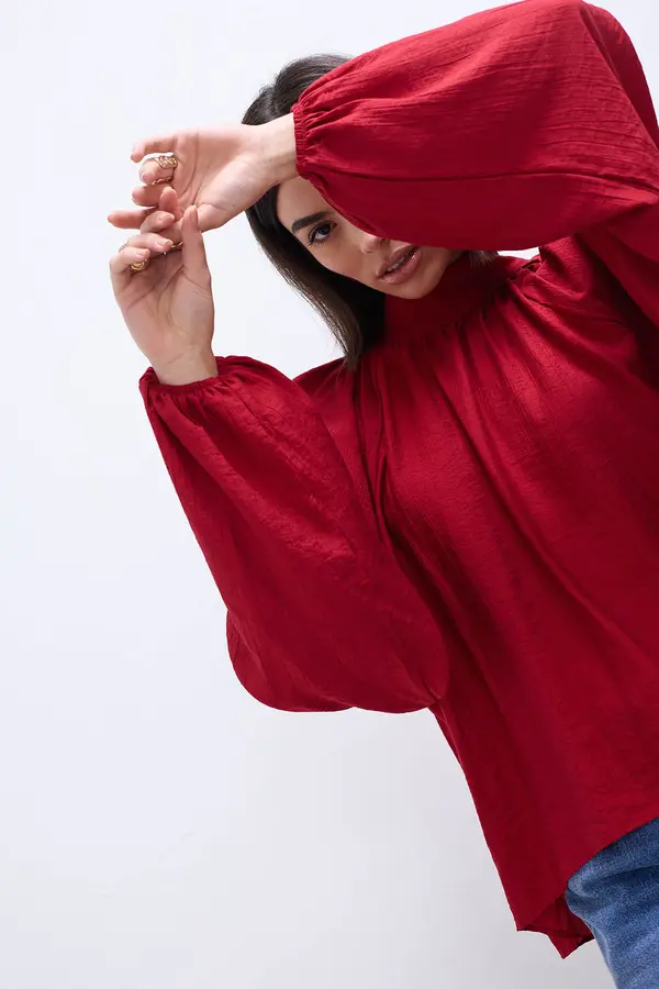 BLUSA AMPLA COM GOLA ALTA MARSALA