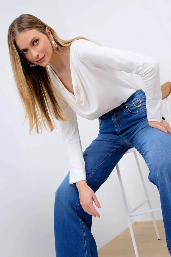 CALÇA JEANS SLIM FLARE DENIM MÉDIO