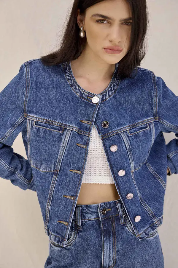 CALÇA JEANS RETA CROPPED DENIM MÉDIO