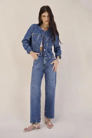 CALÇA JEANS RETA CROPPED DENIM MÉDIO