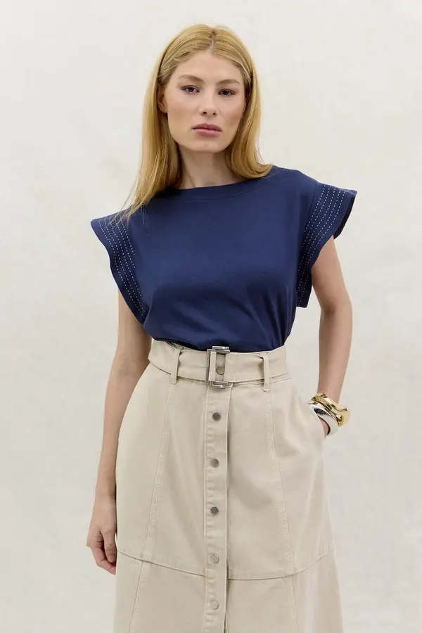 BLUSA MANGA COM BABADO BORDADO AZUL