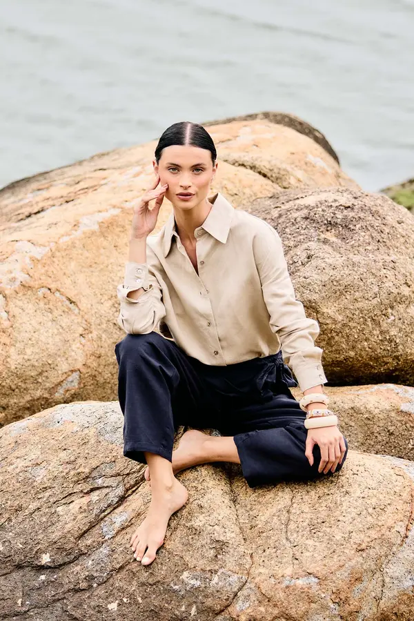 CALÇA LINHO BALLON COM TRANSPASSE AZUL MARINHO