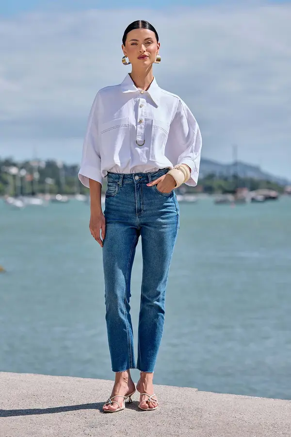 CALÇA JEANS RETA CROPPED DENIM MÉDIO