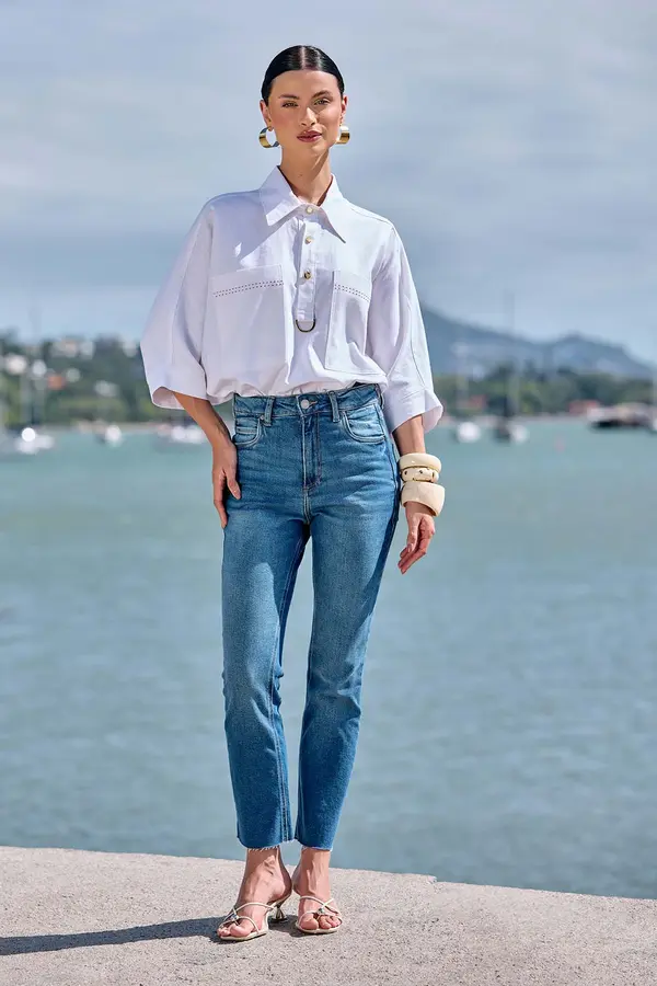 CALÇA JEANS RETA CROPPED DENIM MÉDIO