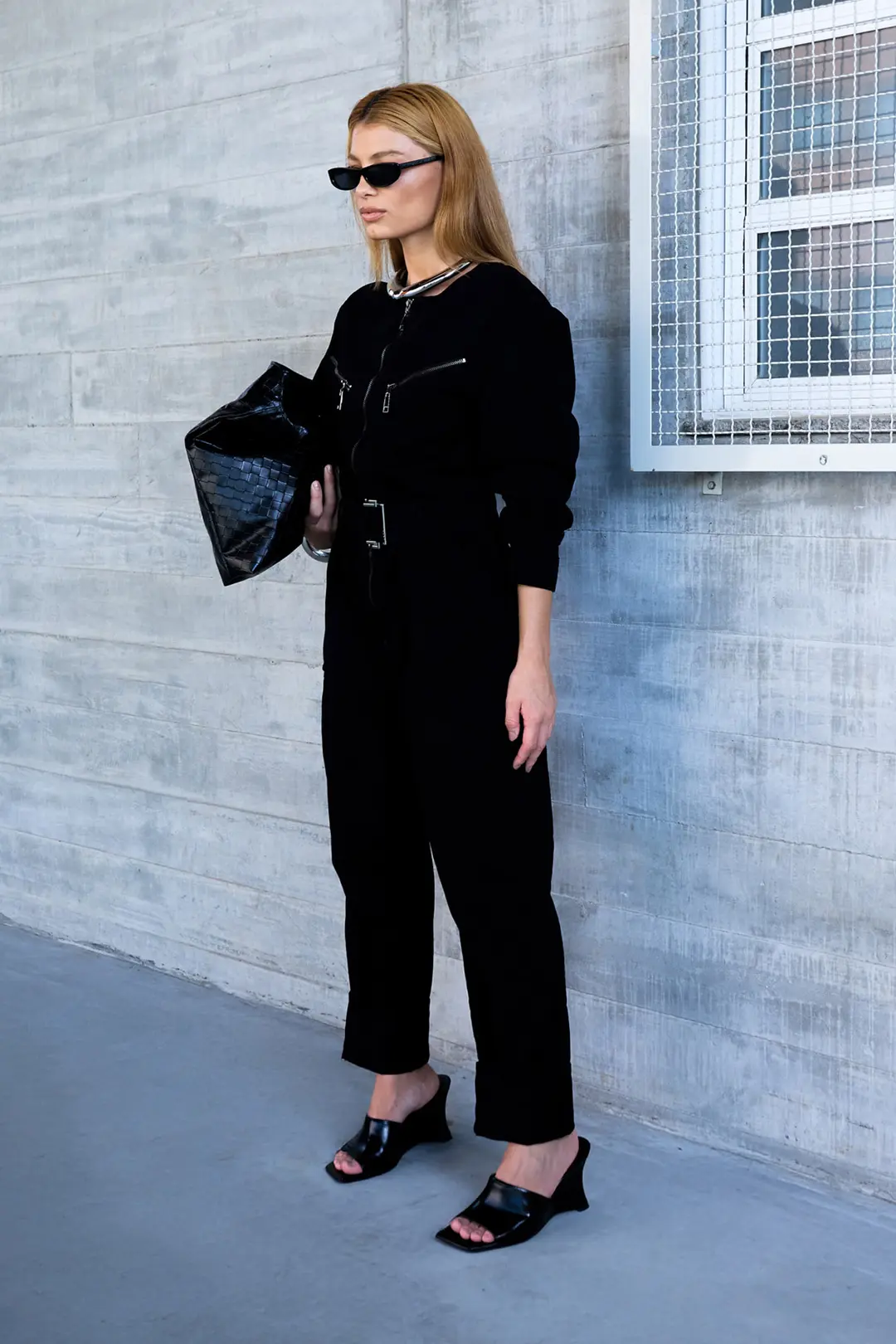 MACACÃO DE SARJA COM ZÍPER PRETO - MACACÃO DE SARJA COM ZÍPER