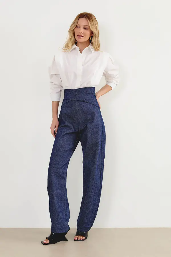 CALÇA JEANS COM CÓS TRANSPASSADO DENIM ESCURO