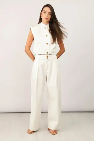 CALÇA DE SARJA RETA COM PESPONTOS OFF WHITE